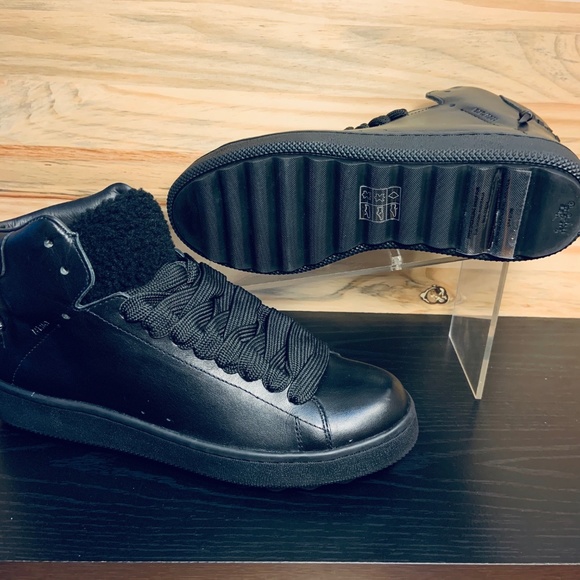 New Coach Genuine Shearling Black Sneaker Boots - Picture 6 of 8